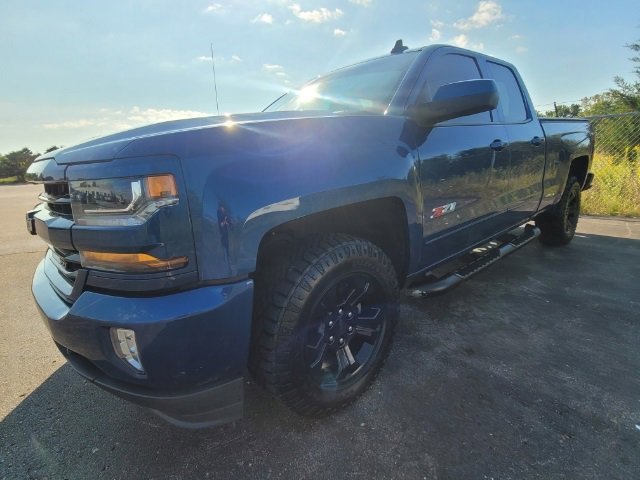 Used 2019 Chevrolet Silverado 1500 LD LT with VIN 2GCVKPEC4K1182482 for sale in Owosso, MI