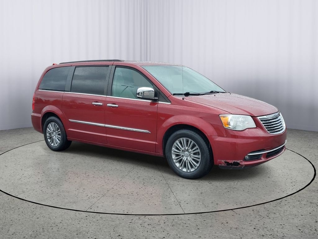 Used 2016 Chrysler Town & Country Anniversary Edition with VIN 2C4RC1CG0GR208067 for sale in Owosso, MI