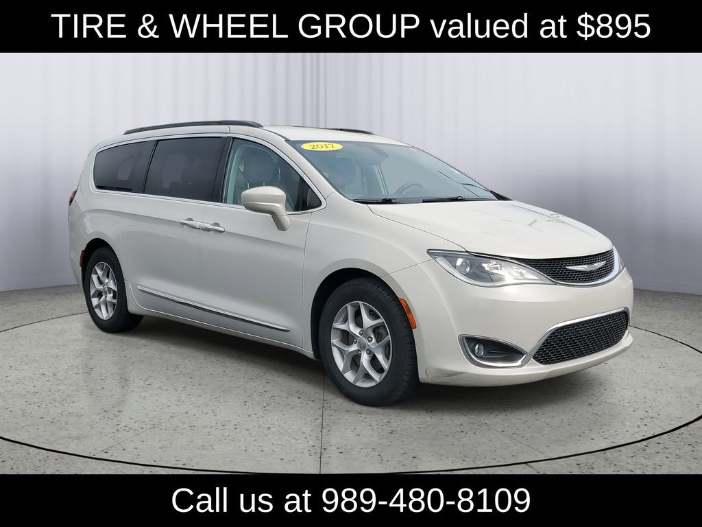 Used 2017 Chrysler Pacifica Touring-L with VIN 2C4RC1BG8HR584602 for sale in Owosso, MI