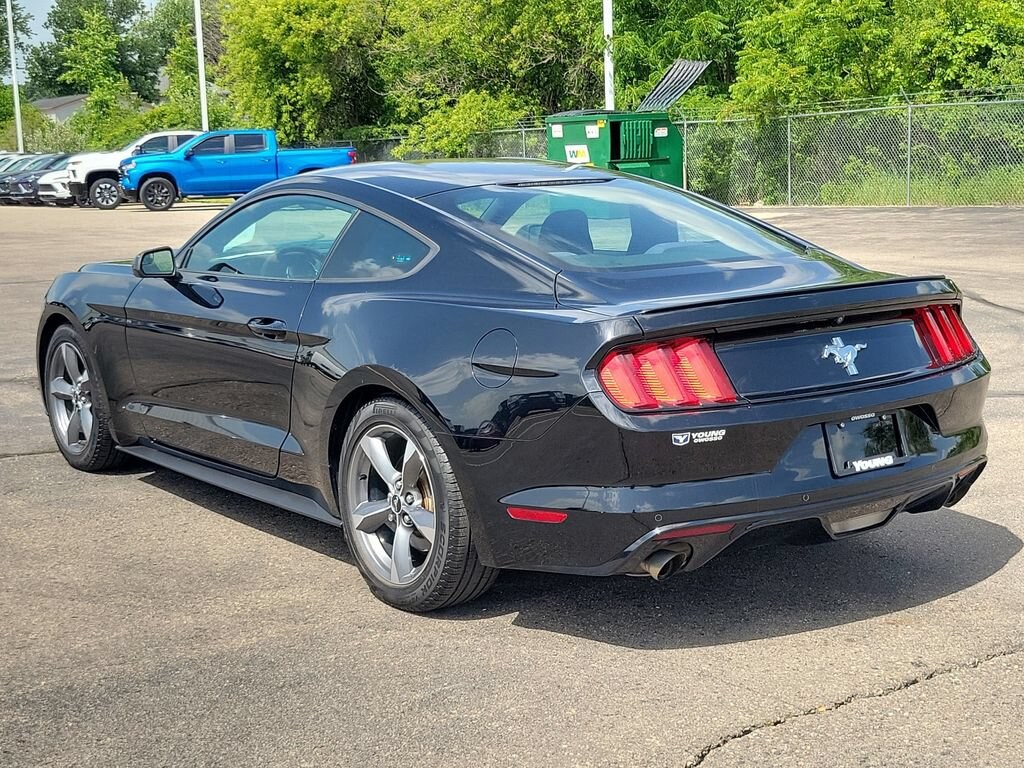 Used 2017 Ford Mustang V6