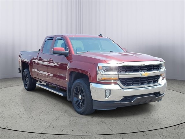 Used 2017 Chevrolet Silverado 1500 LT with VIN 1GCVKREH9HZ111527 for sale in Owosso, MI