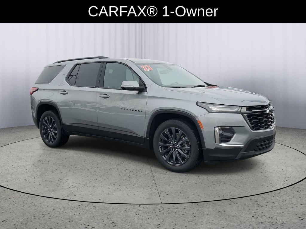 Used 2023 Chevrolet Traverse RS SUV