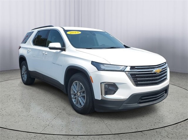 Used 2023 Chevrolet Traverse 1LT with VIN 1GNEVGKW0PJ141051 for sale in Owosso, MI