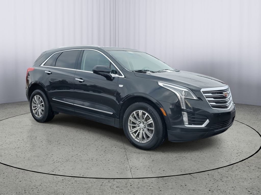 Used 2017 Cadillac XT5 Luxury with VIN 1GYKNDRS2HZ217296 for sale in Owosso, MI