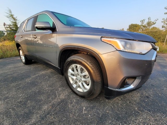 Used 2020 Chevrolet Traverse 3LT with VIN 1GNERHKW5LJ321016 for sale in Owosso, MI