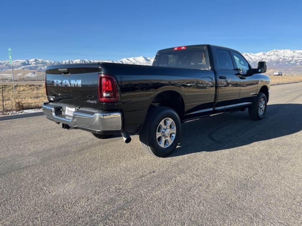 New 2026 Ram 2500 BIG HORN CREW CAB 4X4 8' BOX Pickup