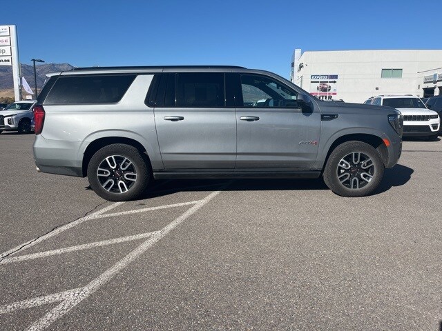 2024 Gmc Yukon XL AT4 photo 2