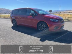 2026 Chrysler Pacifica SELECT Passenger Van