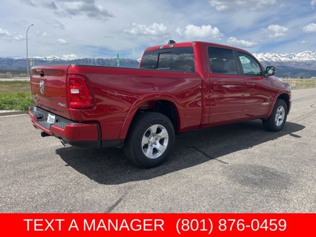 New 2026 Ram 1500 BIG HORN CREW CAB 4X4 6'4 BOX Pickup