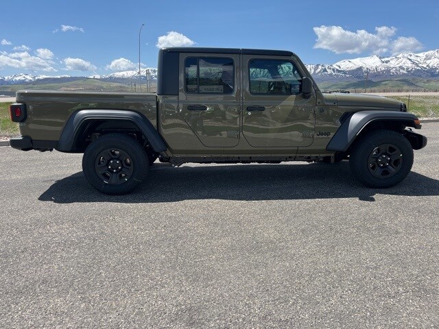 2025 Jeep Gladiator Sport photo 2