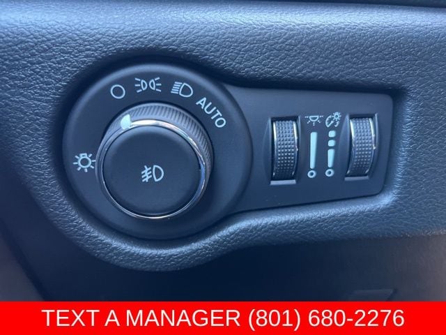 2026 Chrysler Pacifica Select - Photo 26