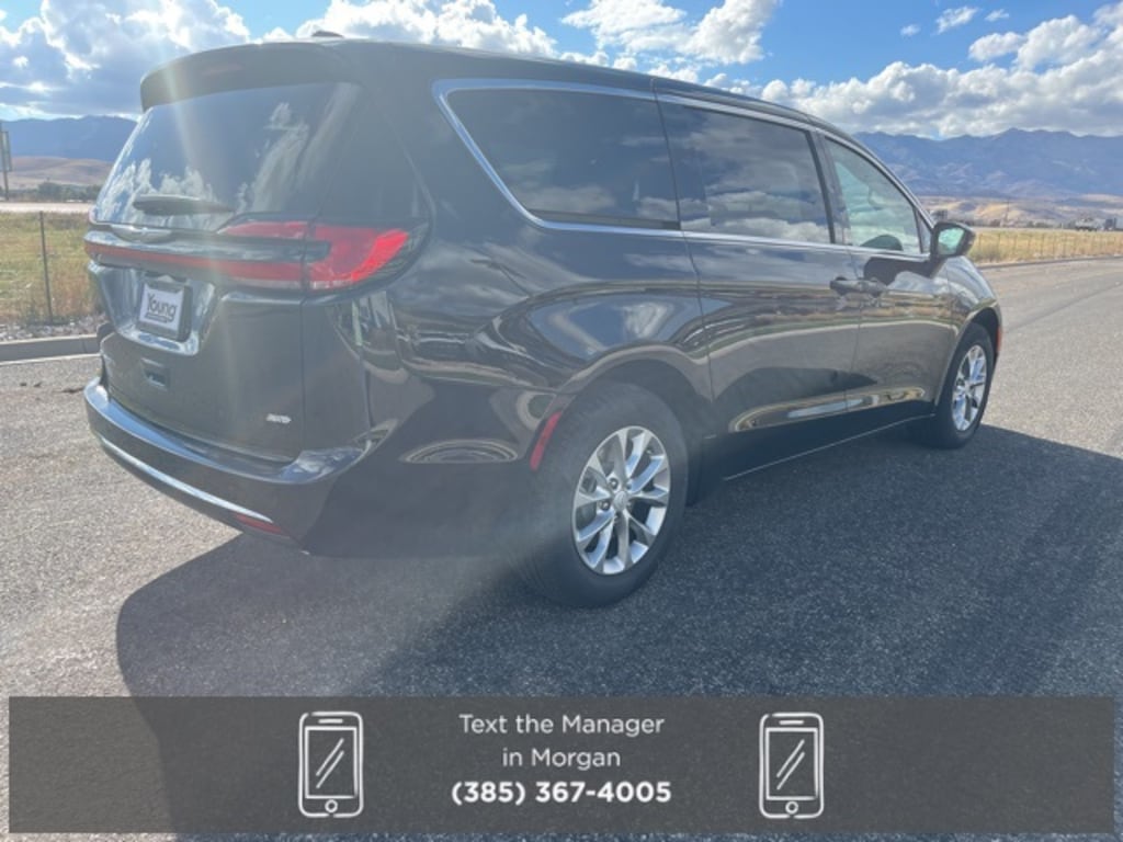 New 2026 Chrysler Pacifica SELECT AWD Passenger Van