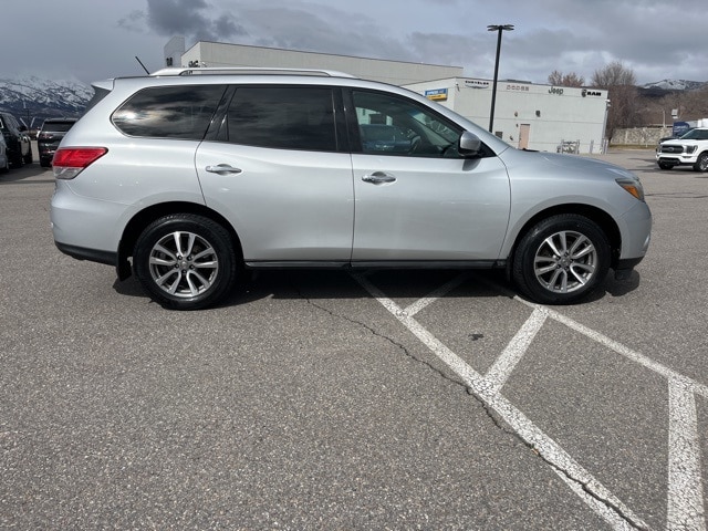 Used 2016 Nissan Pathfinder SV with VIN 5N1AR2MMXGC668928 for sale in Morgan, UT