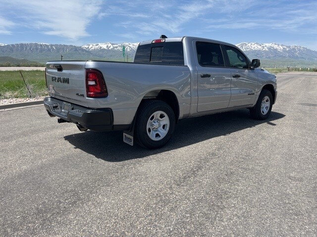 2025 Ram 1500 Tradesman photo 3