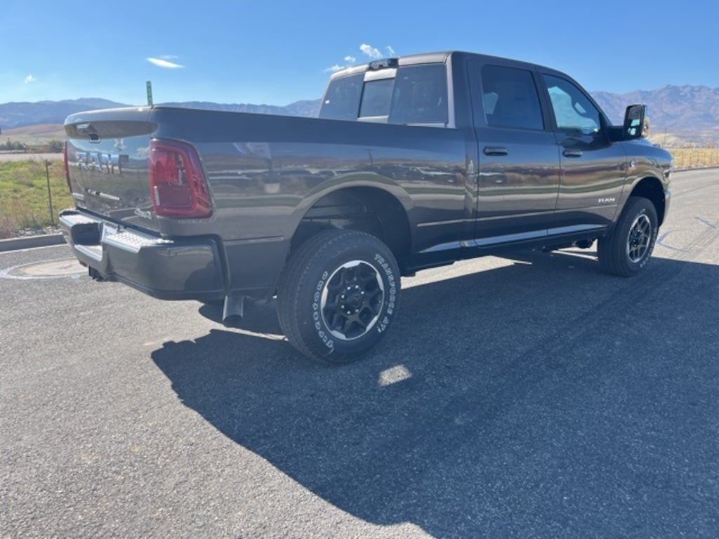New 2026 Ram 2500 LARAMIE CREW CAB 4X4 6'4 BOX Pickup