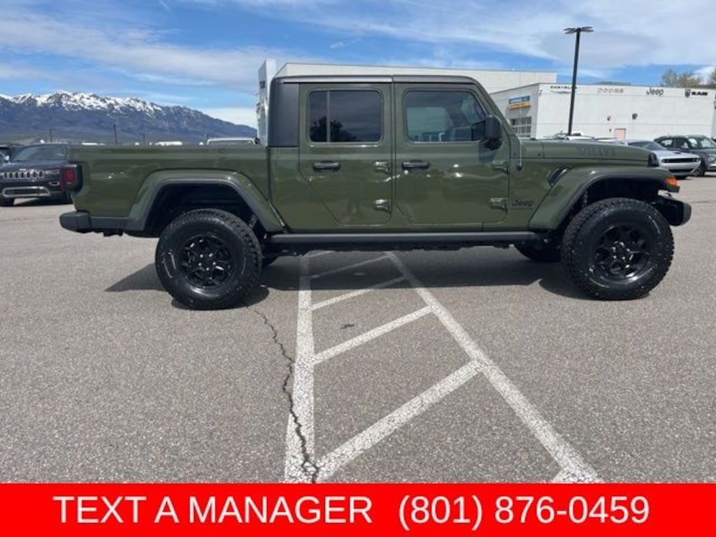 Used 2023 Jeep Gladiator Willys Truck
