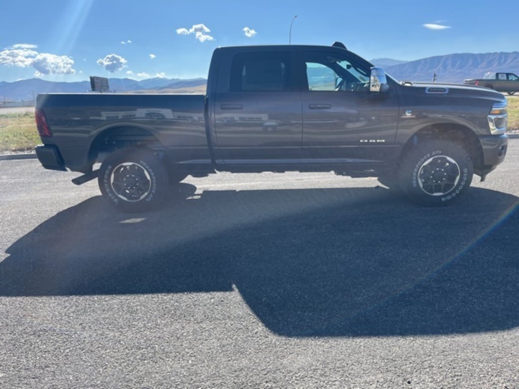 New 2026 Ram 2500 LARAMIE CREW CAB 4X4 6'4 BOX Pickup