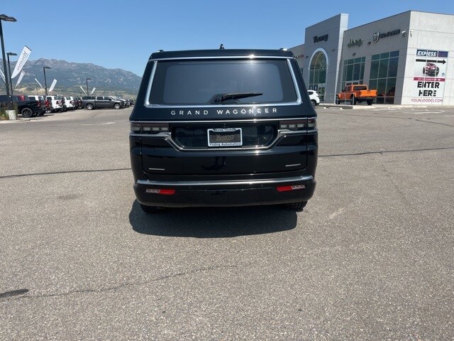 2022 Jeep Grand Wagoneer II photo 4