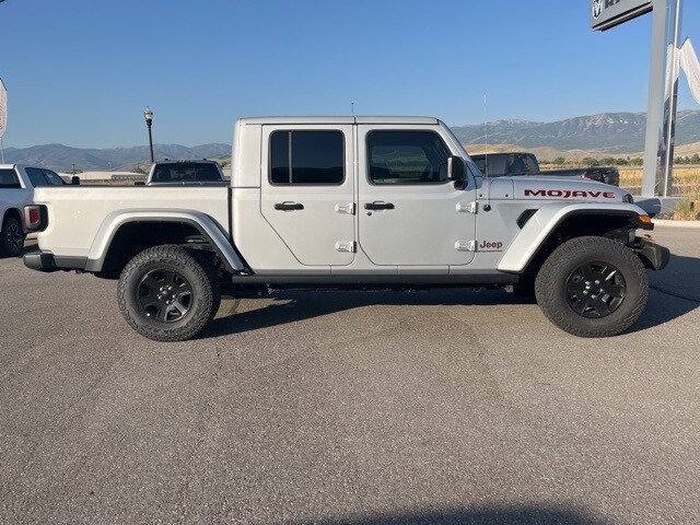 2023 Jeep Gladiator Mojave photo 2