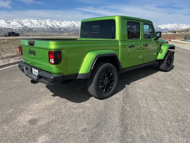 2025 Jeep Gladiator Sport photo 3