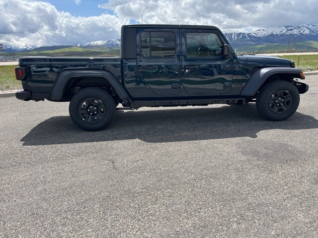 2025 Jeep Gladiator Sport photo 2