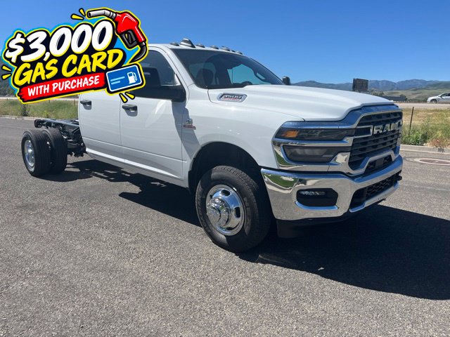 New 2026 Ram 3500 CREW CAB CHASSIS 4X4 Pickup