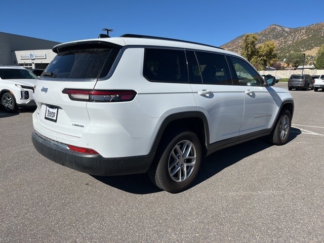 2023 Jeep Grand Cherokee Laredo photo 2