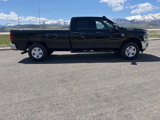 2025 Ram 3500 Tradesman photo 2