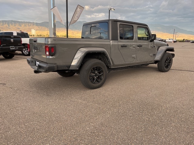 2022 Jeep Gladiator Altitude photo 3