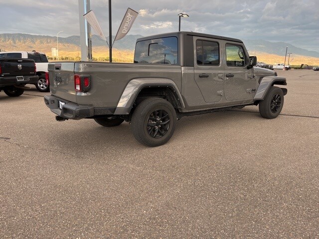 2022 Jeep Gladiator Altitude photo 3