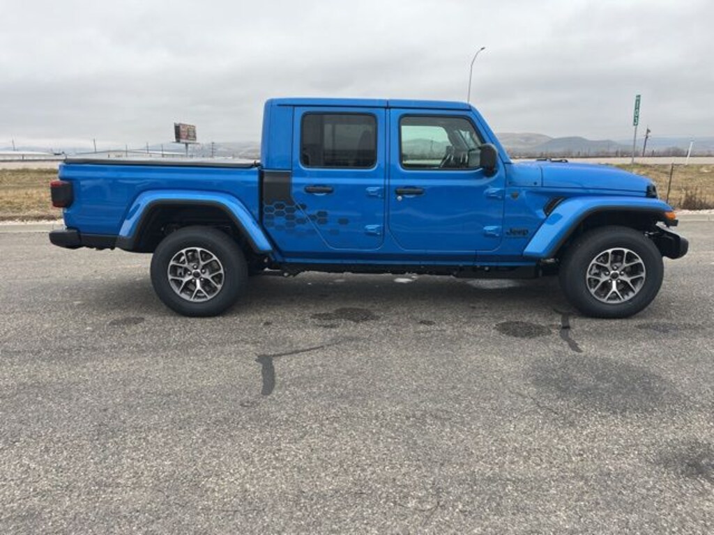 New 2026 Jeep Gladiator SPORT S 4X4 Pickup