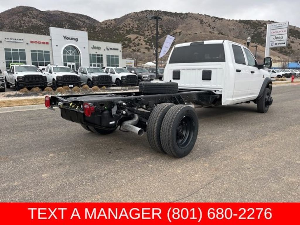 New 2026 Ram 5500 TRADESMAN CHASSIS CREW CAB 4X4 84' CA Pickup