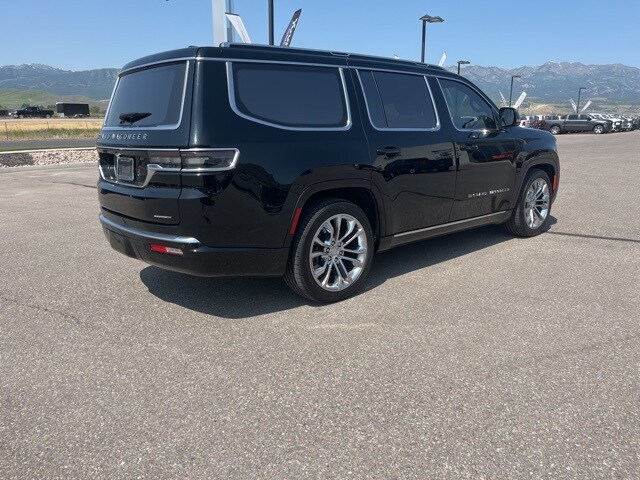 2022 Jeep Grand Wagoneer II photo 3