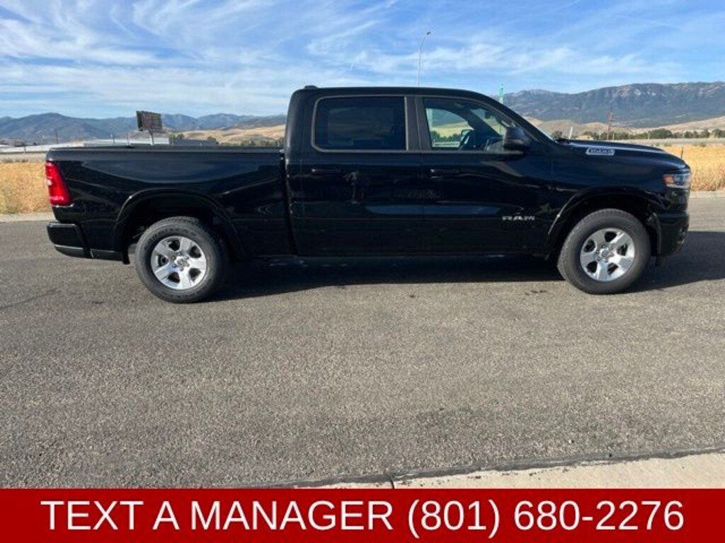 New 2026 Ram 1500 BIG HORN CREW CAB 4X4 6'4 BOX Pickup