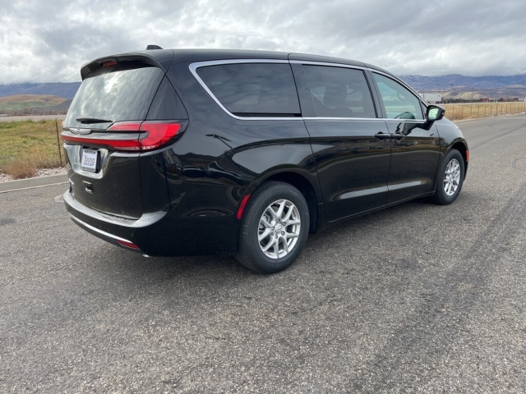 New 2026 Chrysler Pacifica SELECT Passenger Van