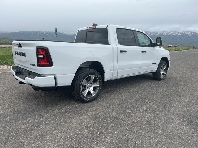 2025 Ram 1500 Tradesman photo 3