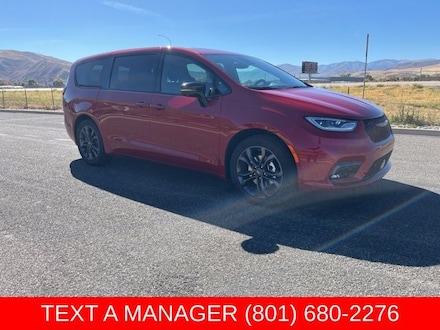 2026 Chrysler Pacifica SELECT Passenger Van