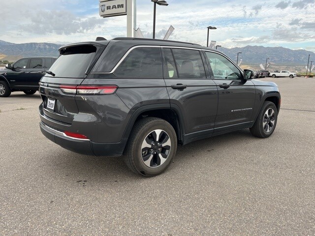 2024 Jeep Cherokee Limited 4xe photo 3