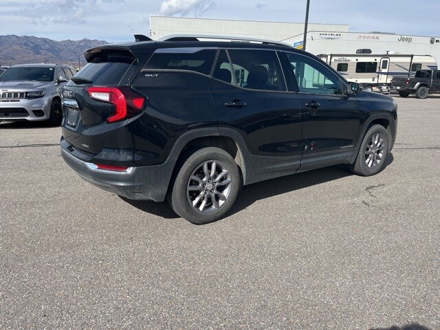 2024 Gmc Terrain SLT photo 2