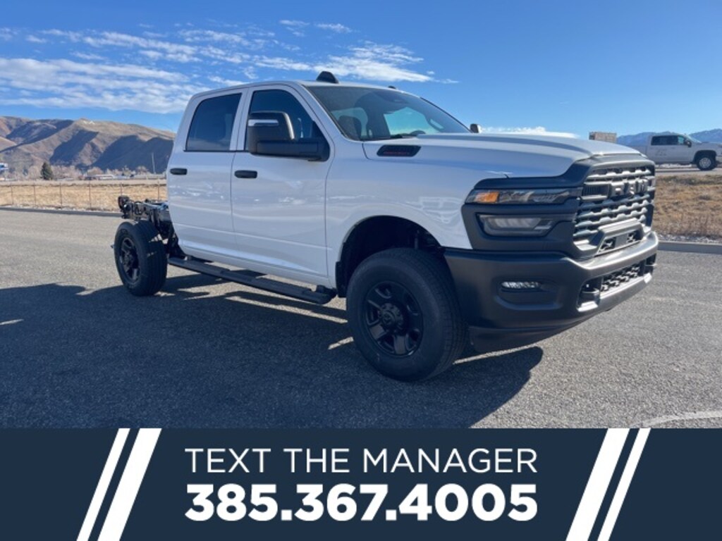 New 2026 Ram 2500 TRADESMAN CREW CAB 4X4 6'4 BOX Pickup