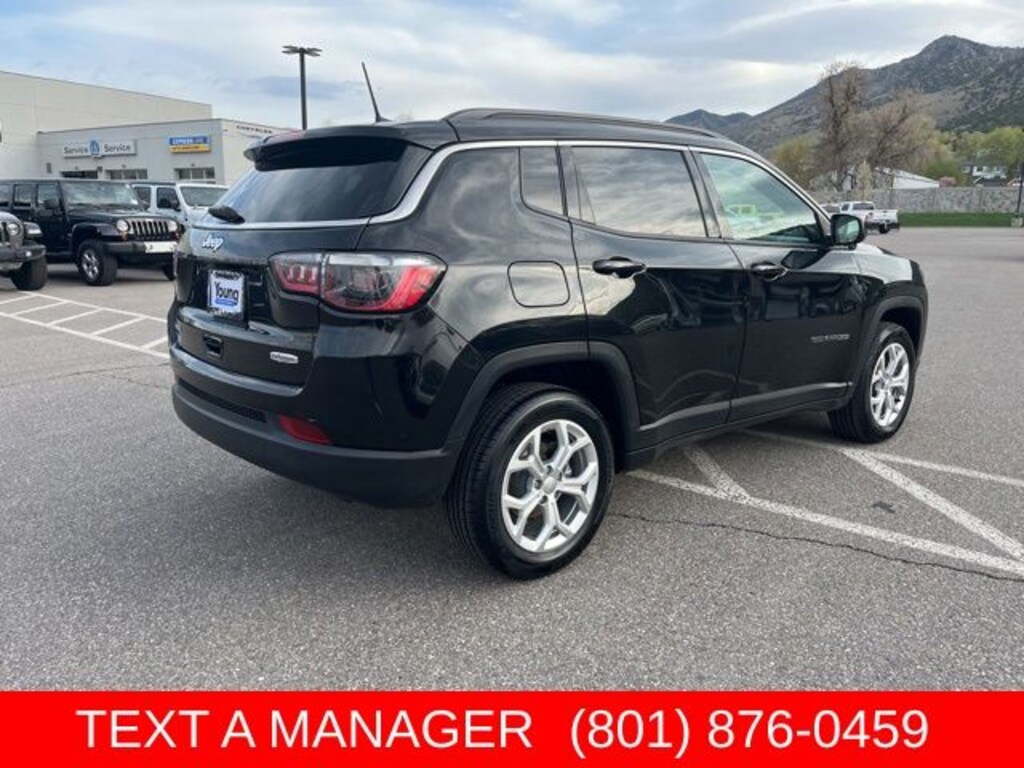 Used 2024 Jeep Compass Latitude SUV