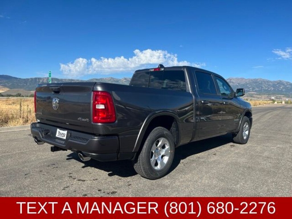 New 2026 Ram 1500 BIG HORN CREW CAB 4X4 6'4 BOX Pickup