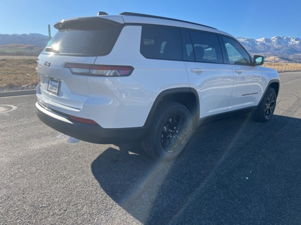 New 2025 Jeep Grand Cherokee L ALTITUDE X 4X4 Sport Utility