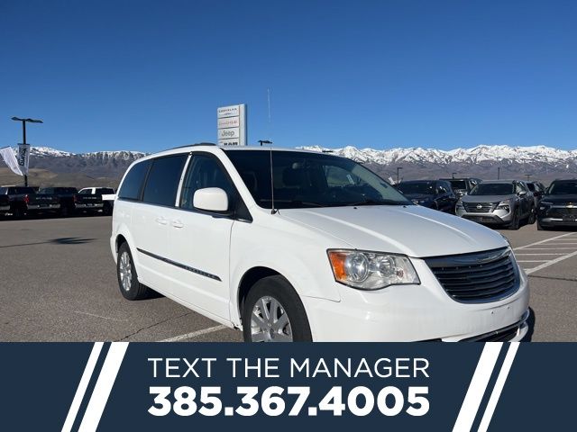 2016 Chrysler Town & Country Touring