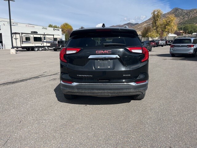 2024 Gmc Terrain SLT photo 3