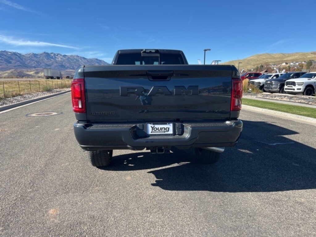 New 2026 Ram 2500 BIG HORN CREW CAB 4X4 8' BOX Pickup