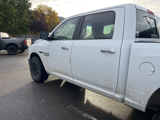 2016 Ram 1500 SLT photo 3