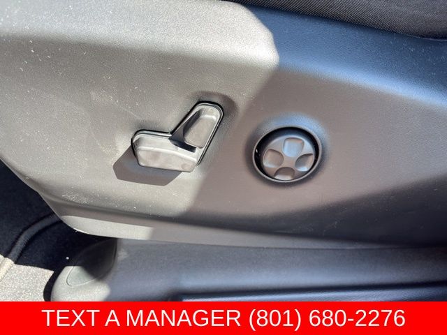 2026 Chrysler Pacifica Select - Photo 14