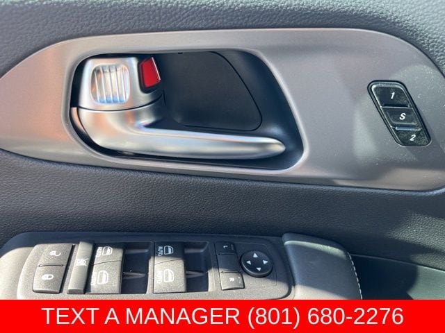 2026 Chrysler Pacifica Select - Photo 15