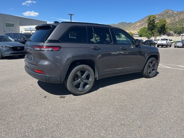2023 Jeep Grand Cherokee Altitude photo 3